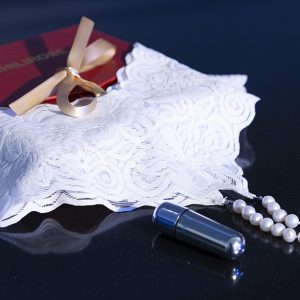 TANGA DE PÉROLAS CR-4395 BRANCA COM BALA VIBRATÓRIA - Image 4