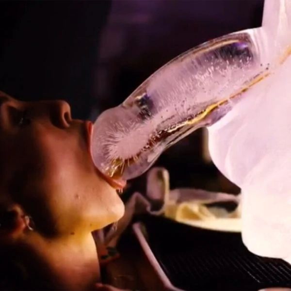 MOLDE DE GELO EM FORMATO DE PÉNIS