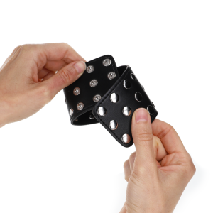 ALGEMAS BDSM TACHAS FECHO A PRESSÃO (PRETO) | 19-24 CM X 5.5 CM - Image 2