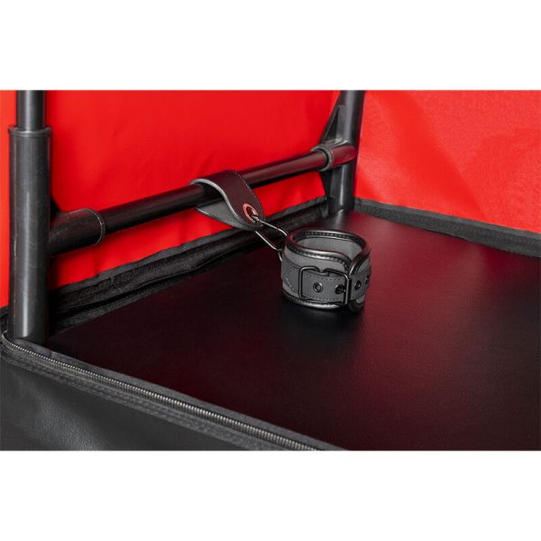 CABINE ERÓTICA BUKKAKE (PRETO E VERMELHO)